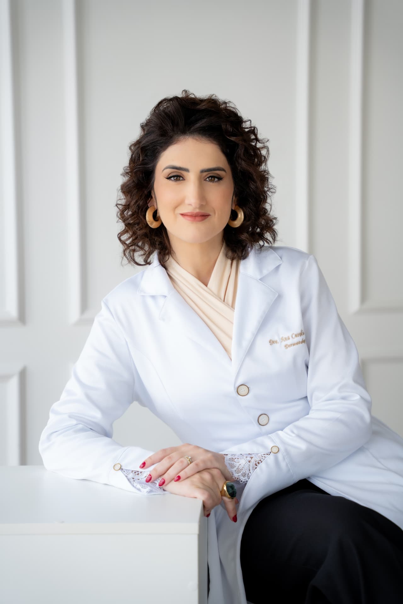 Dra. Ana Rizzuto em seu retrato profissional